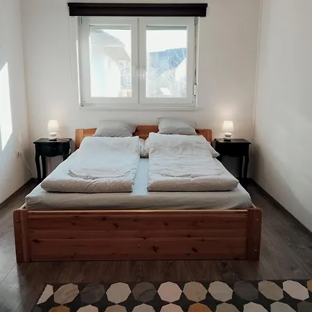 Italia House Apartamento *